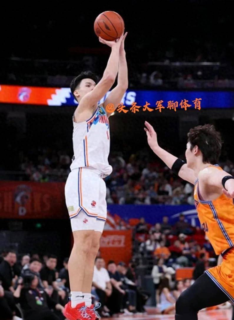 浙江男篮积极反击瞄准胜利机会全力冲刺